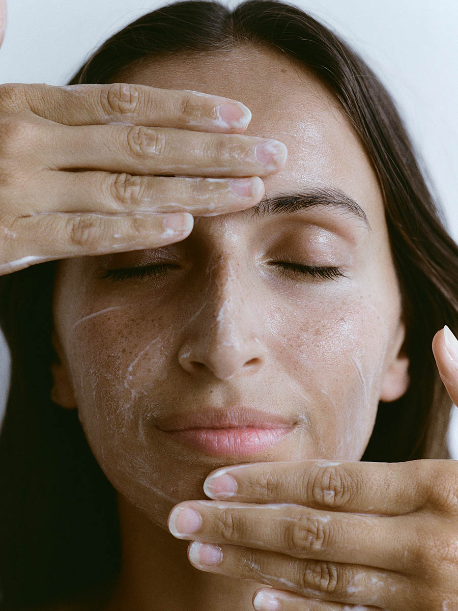 LESSE Calming Cleanser